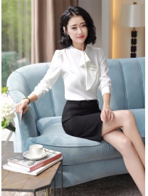 女式白色長(zhǎng)袖襯衣